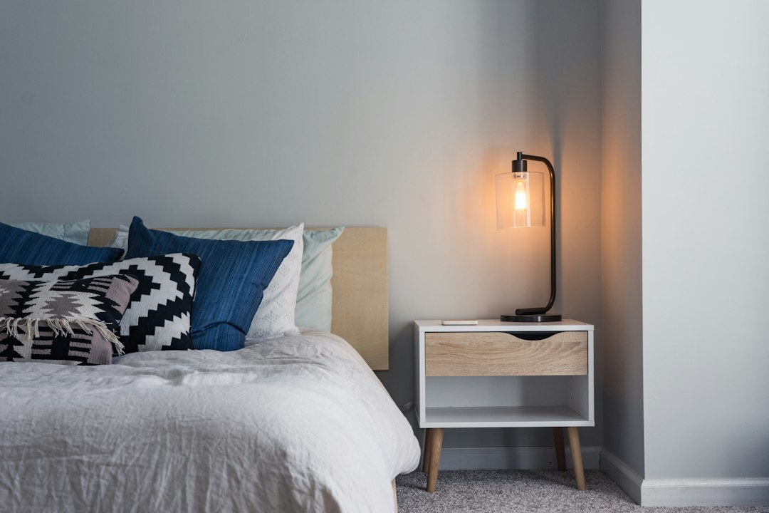 Photo wooden table lamp