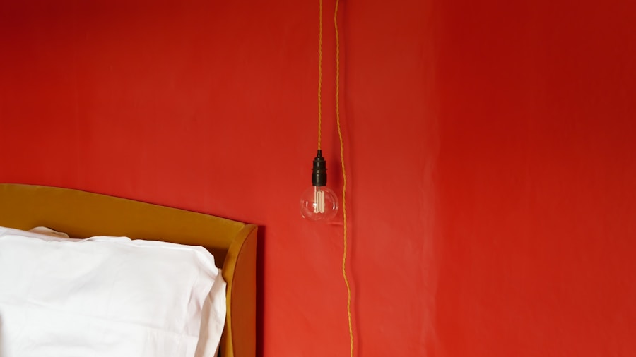 Photo Simple modern bedroom cylindrical wall lamp